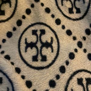 Meet your Posher, Halina